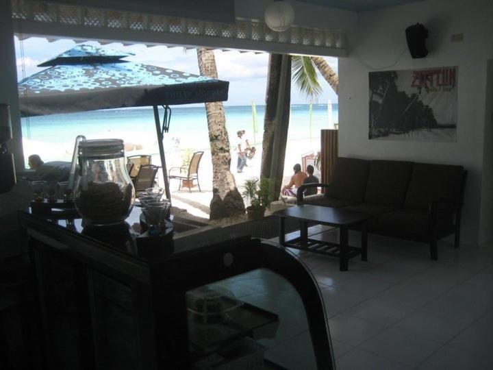 Hotel Beachcomber 2*