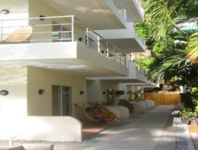 Beachcomber Hotel 2*