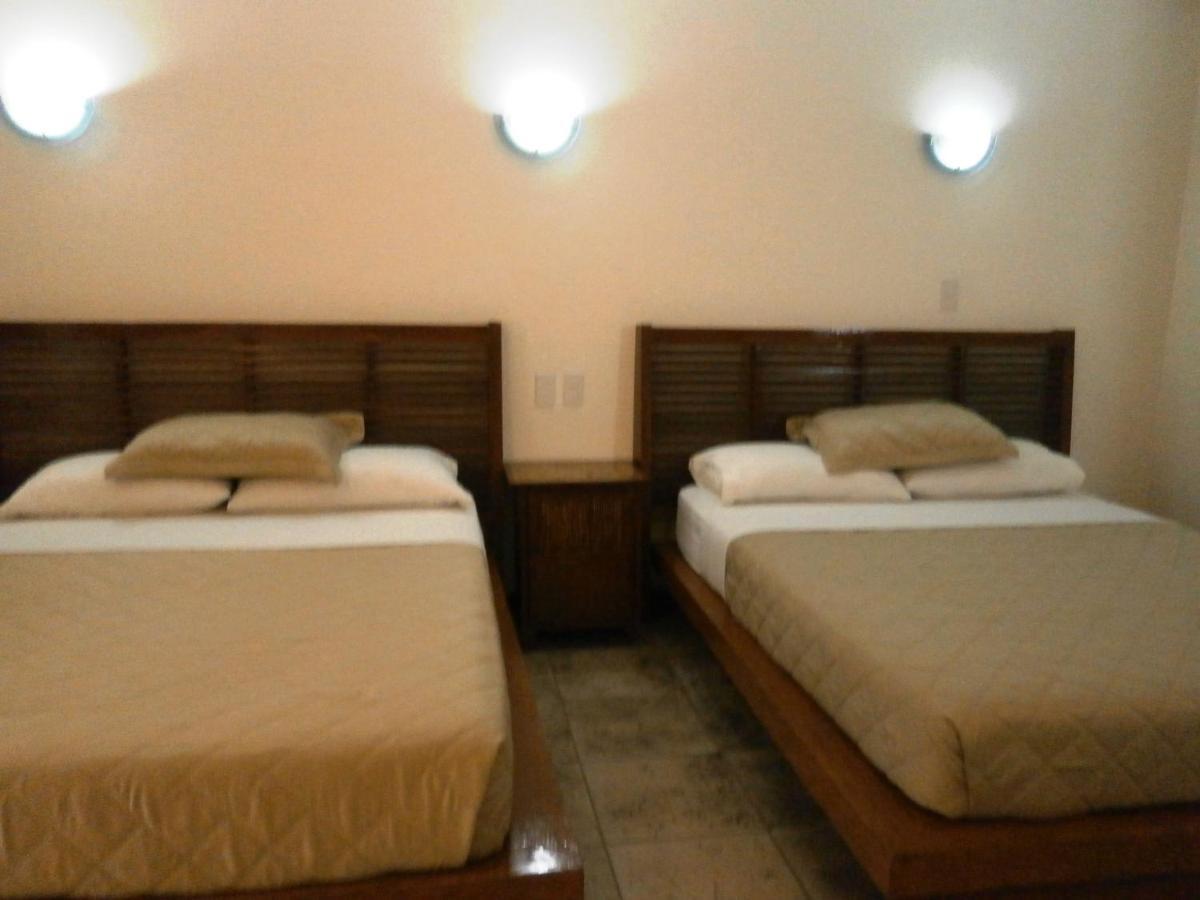 Beachcomber Hotel 2*